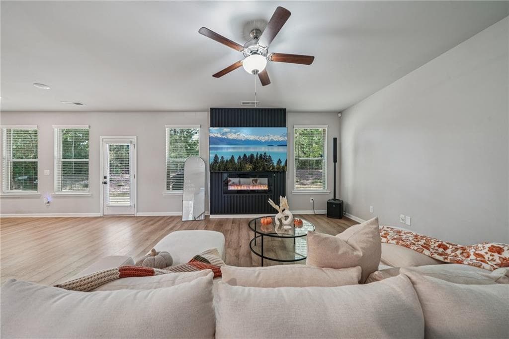 5 bedroom, 3 bathroom, 3,289 sq ft single family residence for sale at 120 Cabin Way, Hampton, GA 30228 — photo 6