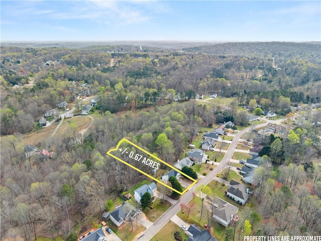 4 bedroom, 4 bathroom, 1,977 sq ft single family residence for sale at 7219 Plum Creek Drive, Gainesville, GA 30507 — photo 2