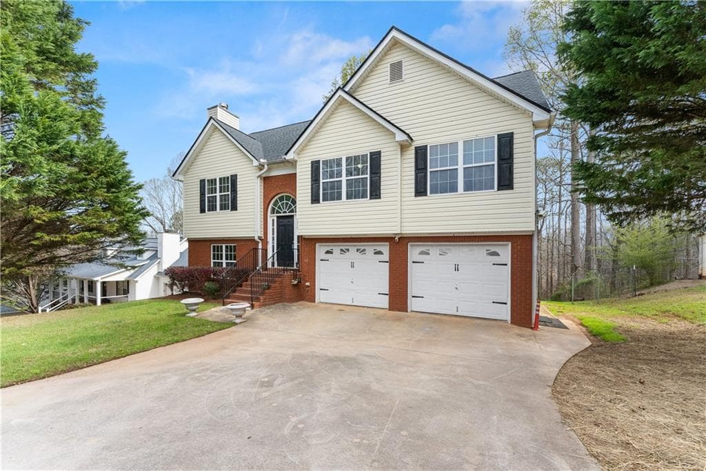 4 bedroom, 4 bathroom, 1,977 sq ft single family residence for sale at 7219 Plum Creek Drive, Gainesville, GA 30507 — photo 7