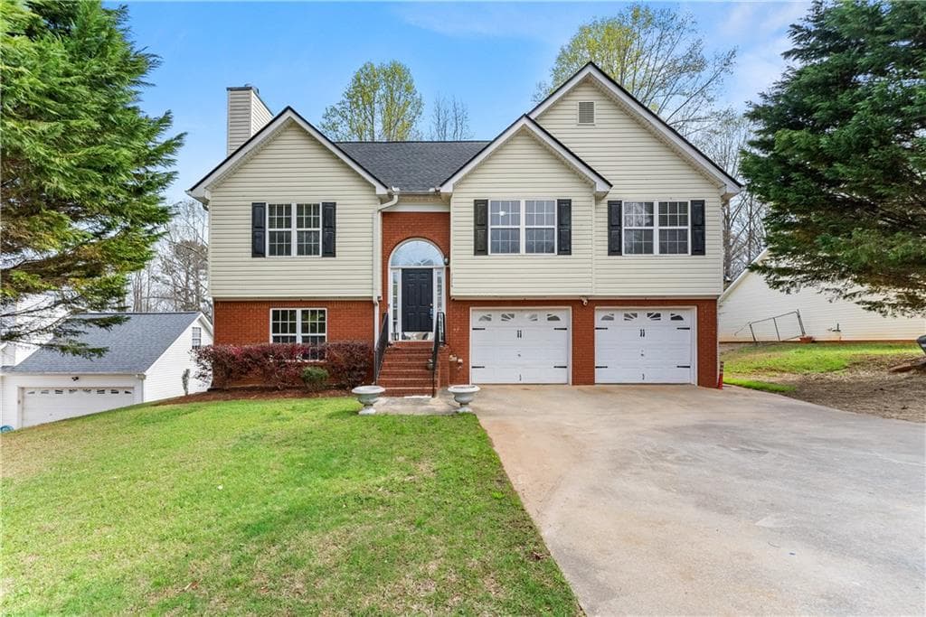 4 bedroom, 4 bathroom, 1,977 sq ft single family residence for sale at 7219 Plum Creek Drive, Gainesville, GA 30507 — photo 8