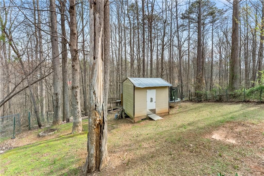 4 bedroom, 4 bathroom, 1,977 sq ft single family residence for sale at 7219 Plum Creek Drive, Gainesville, GA 30507 — photo 10