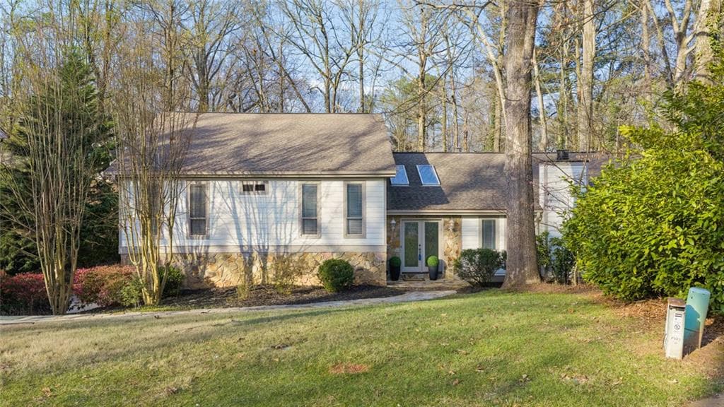 4 bedroom, 3 bathroom, 2,232 sq ft single family residence sold at 525 Spender Trace, Atlanta, GA 30350