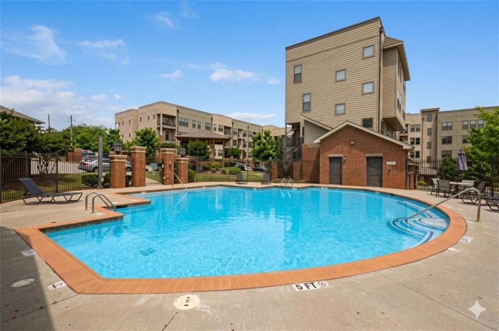 1 bedroom, 1 bathroom, 696 sq ft condominium under contract at 898 Oak Street 3218, Atlanta, GA 30310 — photo 5