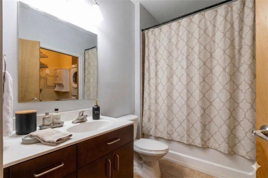 1 bedroom, 1 bathroom, 696 sq ft condominium under contract at 898 Oak Street 3218, Atlanta, GA 30310 — photo 6
