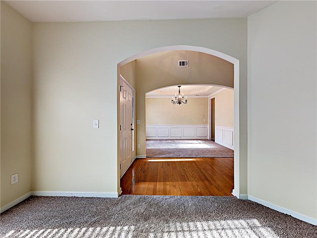4 bedroom, 3 bathroom, 2,724 sq ft single family residence for sale at 1091 Forest Creek Drive, Canton, GA 30115 — photo 2