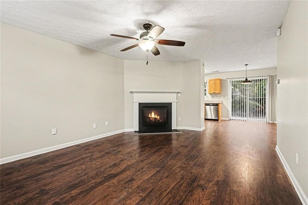 4 bedroom, 3 bathroom, 1,813 sq ft single family residence under contract at 396 Clearsprings Drive, Lawrenceville, GA 30046 — photo 2