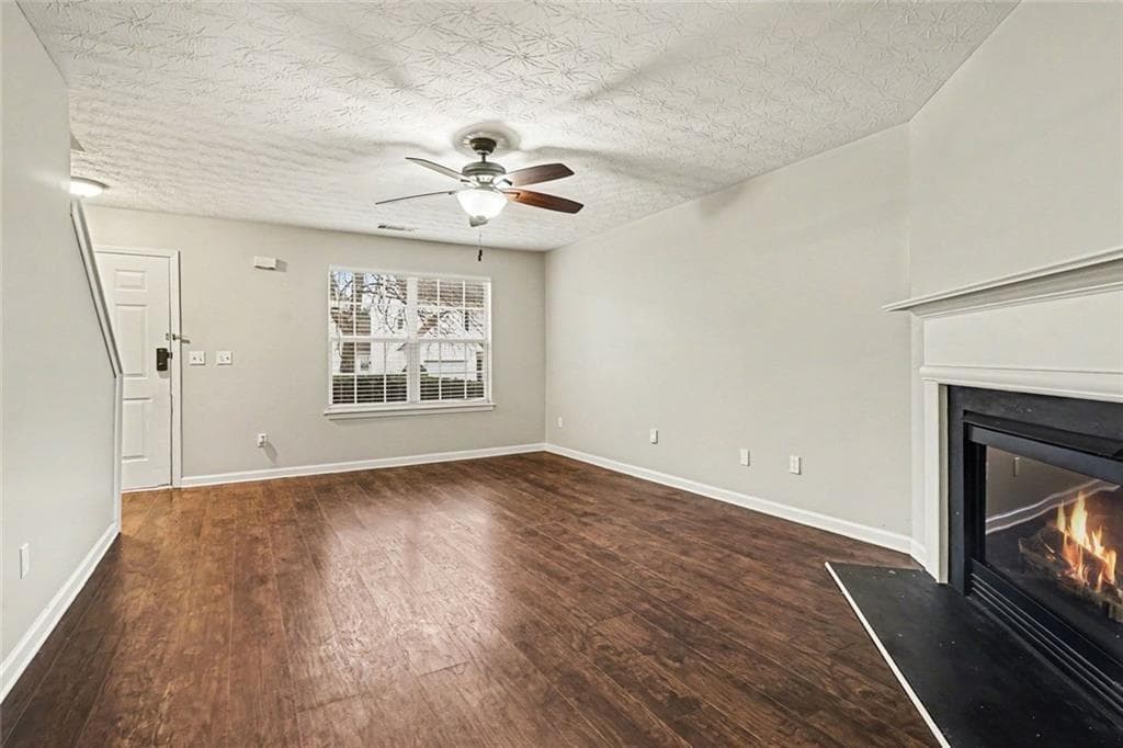 4 bedroom, 3 bathroom, 1,813 sq ft single family residence under contract at 396 Clearsprings Drive, Lawrenceville, GA 30046 — photo 3