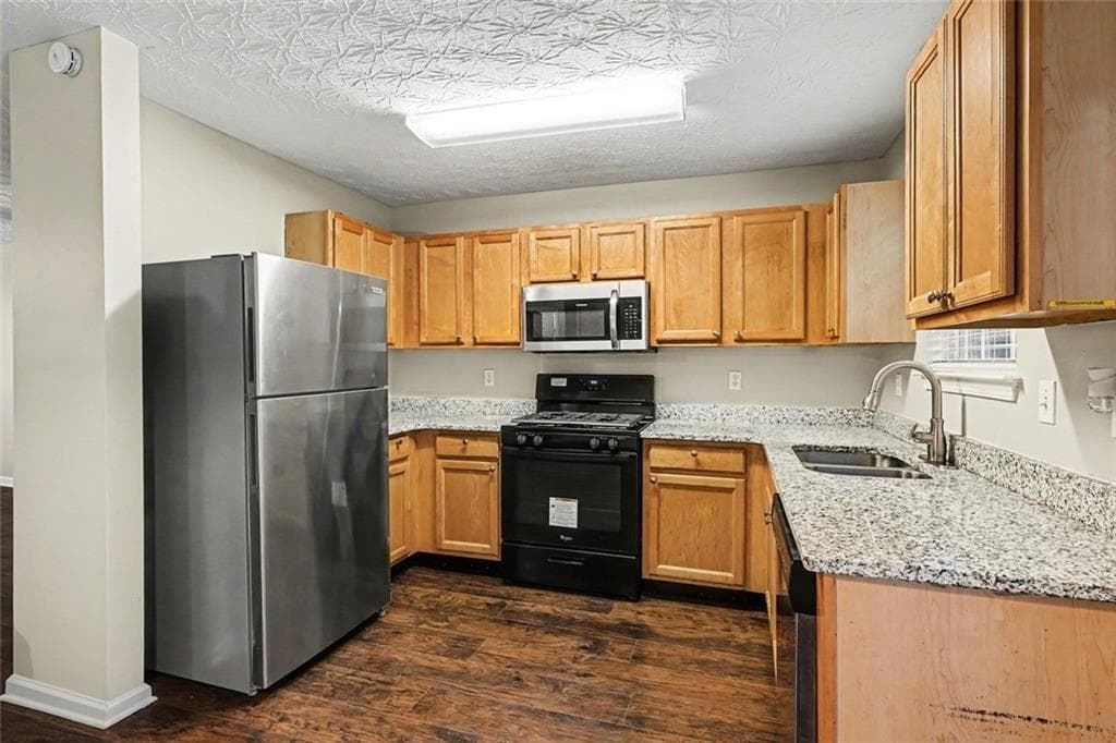 4 bedroom, 3 bathroom, 1,813 sq ft single family residence under contract at 396 Clearsprings Drive, Lawrenceville, GA 30046 — photo 5