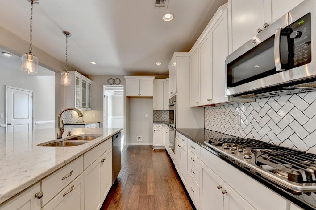 5 bedroom, 3 bathroom, 3,527 sq ft single family residence for sale at 4419 Sierra Creek Drive, Hoschton, GA 30548 — photo 7