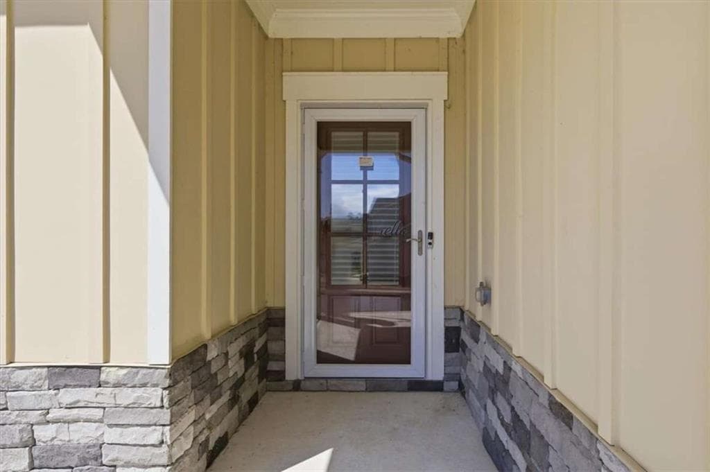 4 bedroom, 3 bathroom, 2,082 sq ft single family residence under contract at 1332 Slaton Manor Drive, Conyers, GA 30012 — photo 5