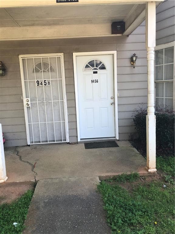 2 bedroom, 2 bathroom condominium for sale at 9456 CYPRESS Lane, Jonesboro, GA 30238 — photo 2