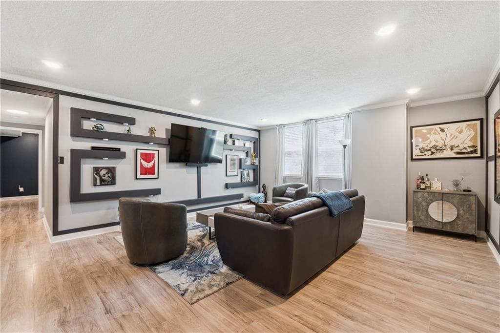 2 bedroom, 2 bathroom, 1,063 sq ft condominium for sale at 2965 Pharr Court South 512, Atlanta, GA 30305 — photo 3