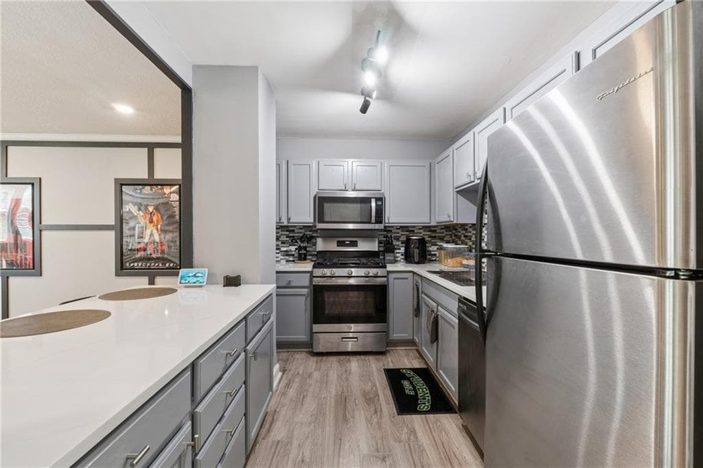 2 bedroom, 2 bathroom, 1,063 sq ft condominium for sale at 2965 Pharr Court South 512, Atlanta, GA 30305 — photo 4