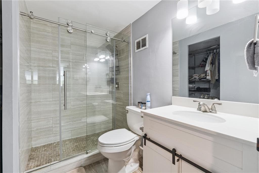 2 bedroom, 2 bathroom, 1,063 sq ft condominium for sale at 2965 Pharr Court South 512, Atlanta, GA 30305 — photo 7