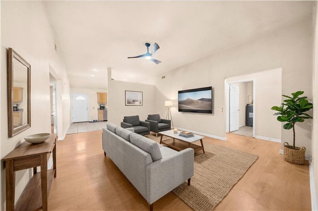 3 bedroom, 2 bathroom, 1,360 sq ft single family residence under contract at 212 Whispering Pine Circle, White, GA 30184 — photo 7