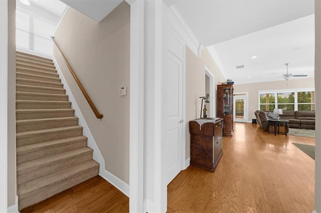4 bedroom, 3 bathroom, 2,210 sq ft single family residence for sale at 3739 Golden Leaf Point, Gainesville, GA 30504 — photo 6