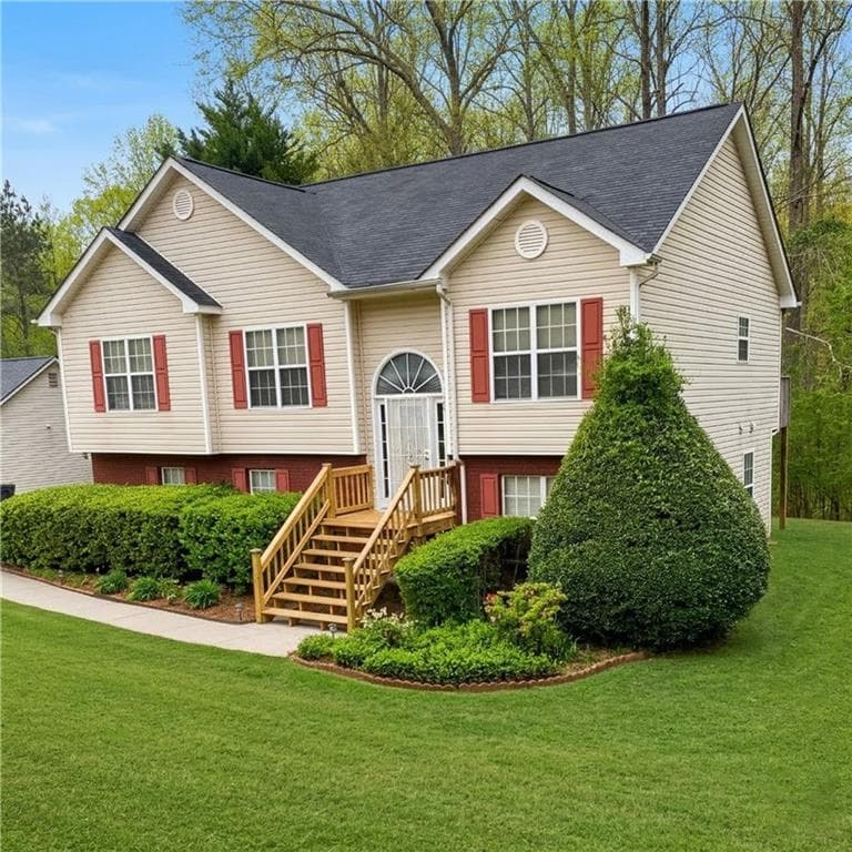 4 bedroom, 3 bathroom, 2,001 sq ft single family residence under contract at 3110 Water Brook Drive, Conyers, GA 30094 — photo 2