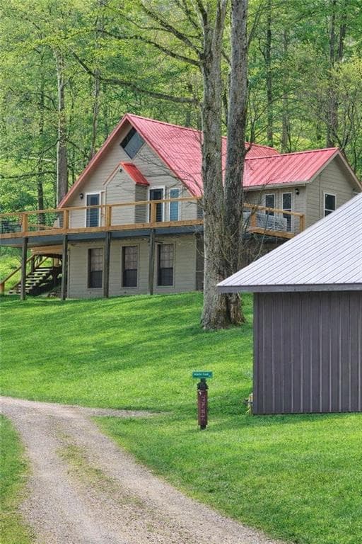 3 bedroom, 1 bathroom, 1,308 sq ft single family residence under contract at 137 Blue Spruce Drive, Blairsville, GA 30512 — photo 2