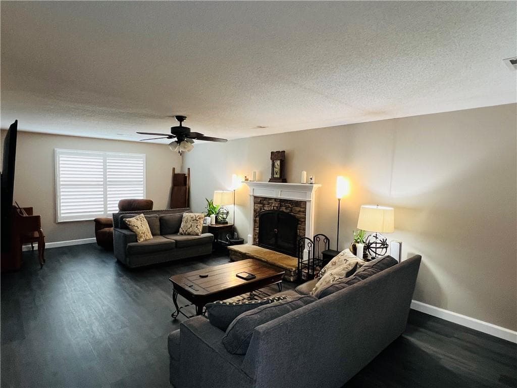 3 bedroom, 3 bathroom, 1,957 sq ft single family residence under contract at 925 Downing Drive, Bethlehem, GA 30620 — photo 8