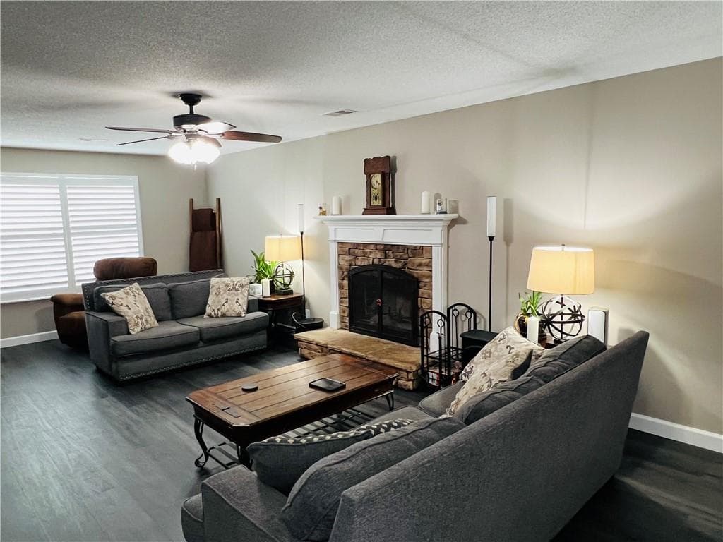 3 bedroom, 3 bathroom, 1,957 sq ft single family residence under contract at 925 Downing Drive, Bethlehem, GA 30620 — photo 6
