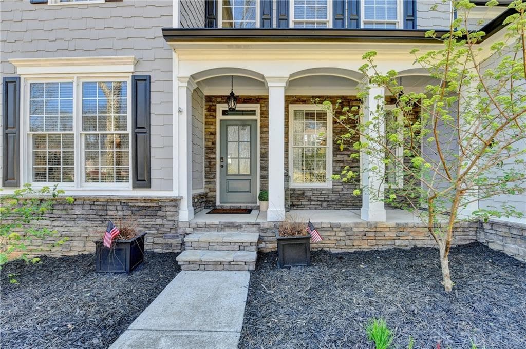 6 bedroom, 4 bathroom, 2,944 sq ft single family residence under contract at 4930 N River Drive, Cumming, GA 30041 — photo 4