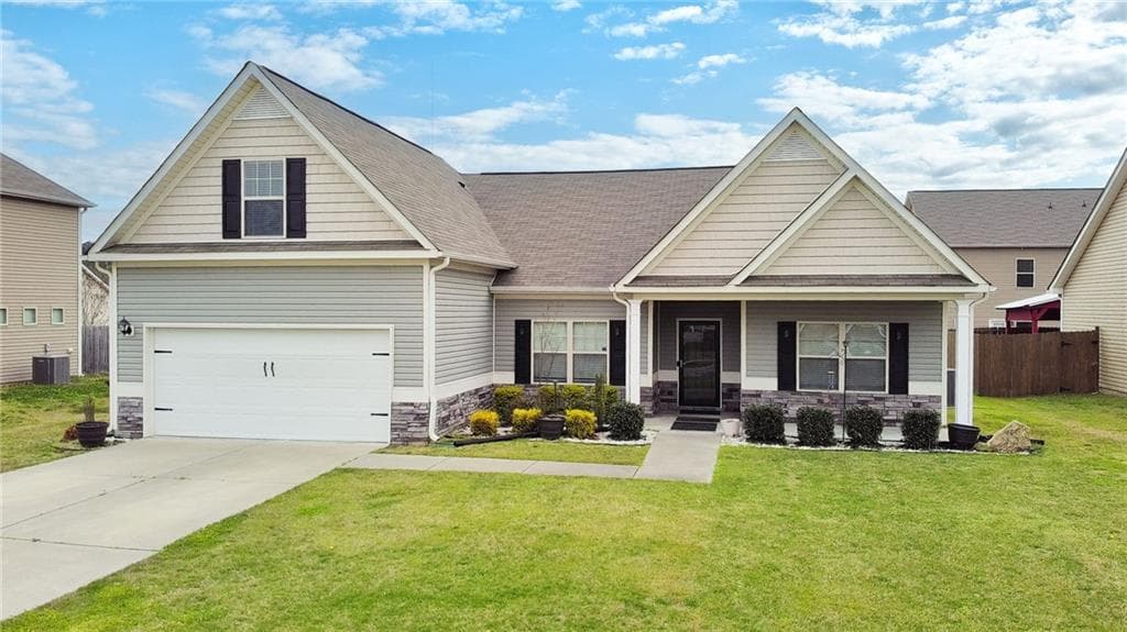 300 Heritage Drive, Calhoun, GA 30701 — most recent listing photo