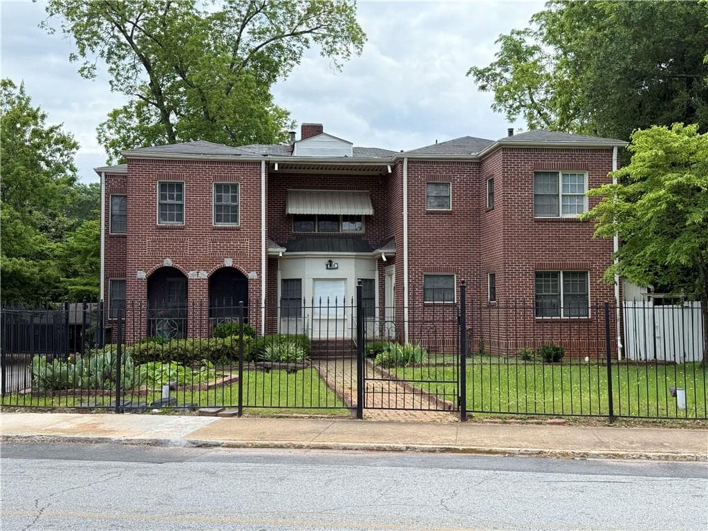 1 bedroom, 1 bathroom, 480 sq ft apartment for rent at 3548 E Main Street 2, Atlanta, GA 30337 for $1,000 a month — photo 1 of 12