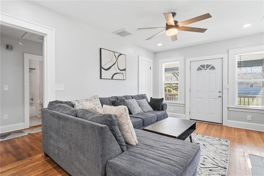 2 bedroom, 2 bathroom, 1,005 sq ft single family residence for sale at 763 Jones Avenue, Atlanta, GA 30314 — photo 5