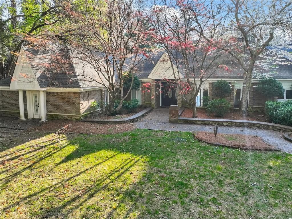 9 bedroom, 10 bathroom, 8,788 sq ft single family residence sold at 13039 Freemanville Road, Alpharetta, GA 30004