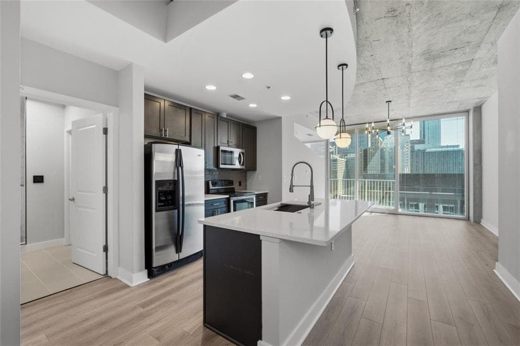 400 W Peachtree Street 1908, Atlanta, GA 30308 — most recent listing photo