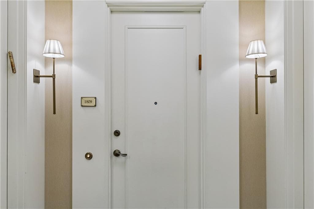 1 bedroom, 2 bathroom, 995 sq ft condominium for sale at 3630 Peachtree Road 1809, Atlanta, GA 30326 — photo 9