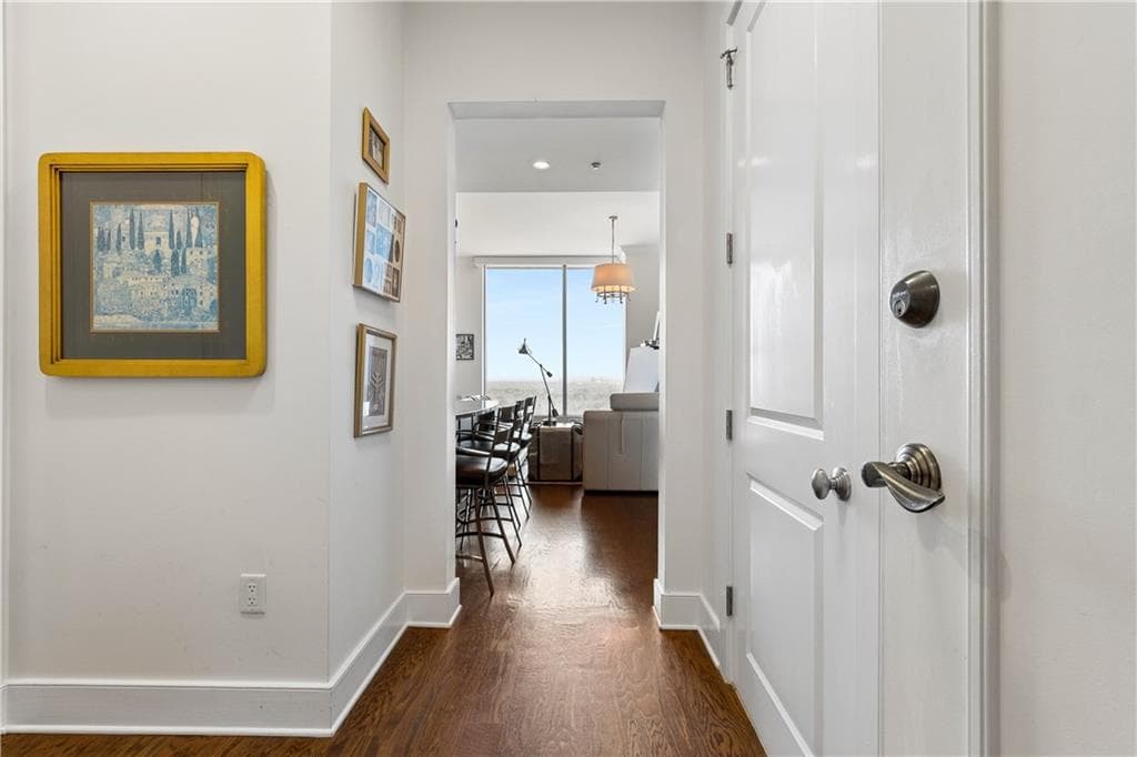 1 bedroom, 2 bathroom, 995 sq ft condominium for sale at 3630 Peachtree Road 1809, Atlanta, GA 30326 — photo 10