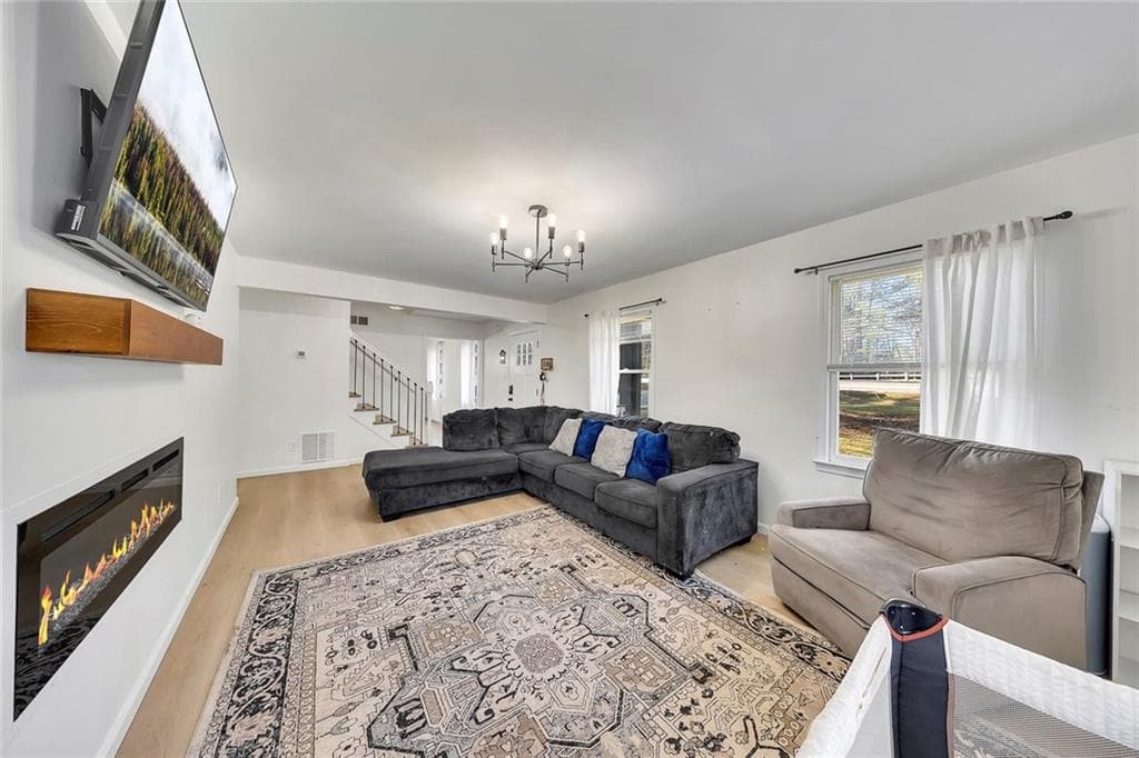 4 bedroom, 3 bathroom, 2,080 sq ft single family residence for sale at 2328 Carnes Road, Jonesboro, GA 30236 — photo 7