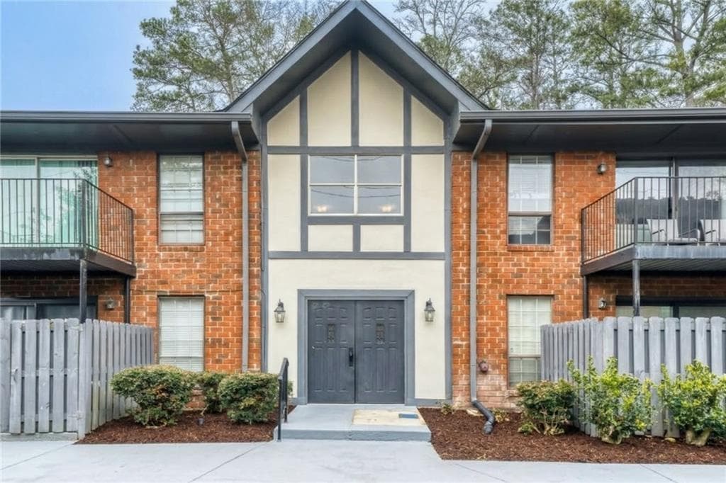 6851 Roswell Road A5
