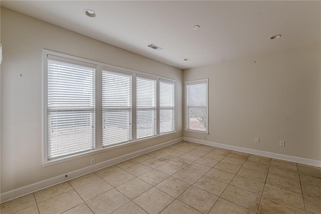 2 bedroom, 2 bathroom, 2,238 sq ft single family residence for sale at 1010 Amicalola Court, Griffin, GA 30223 — photo 10