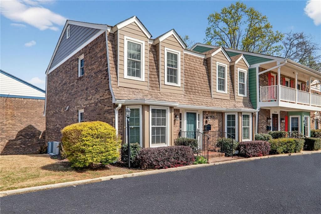 2264 Brianwood Court, Decatur, GA 30033 — most recent listing photo