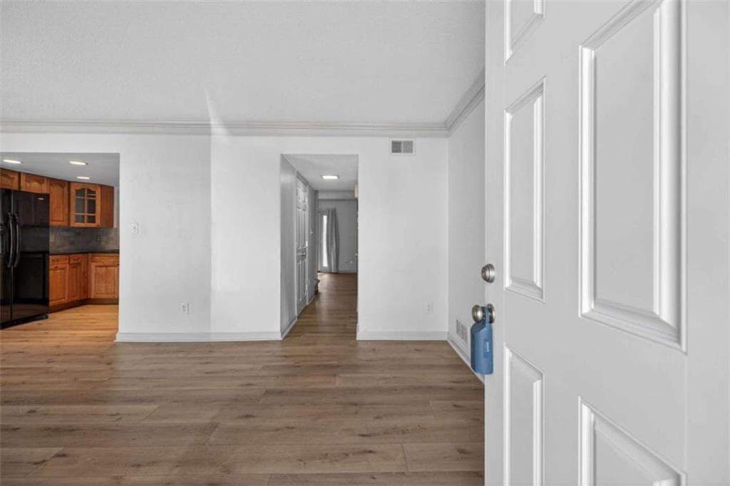 3 bedroom, 4 bathroom, 1,812 sq ft condominium under contract at 1 Fairway Drive, Kennesaw, GA 30144 — photo 2