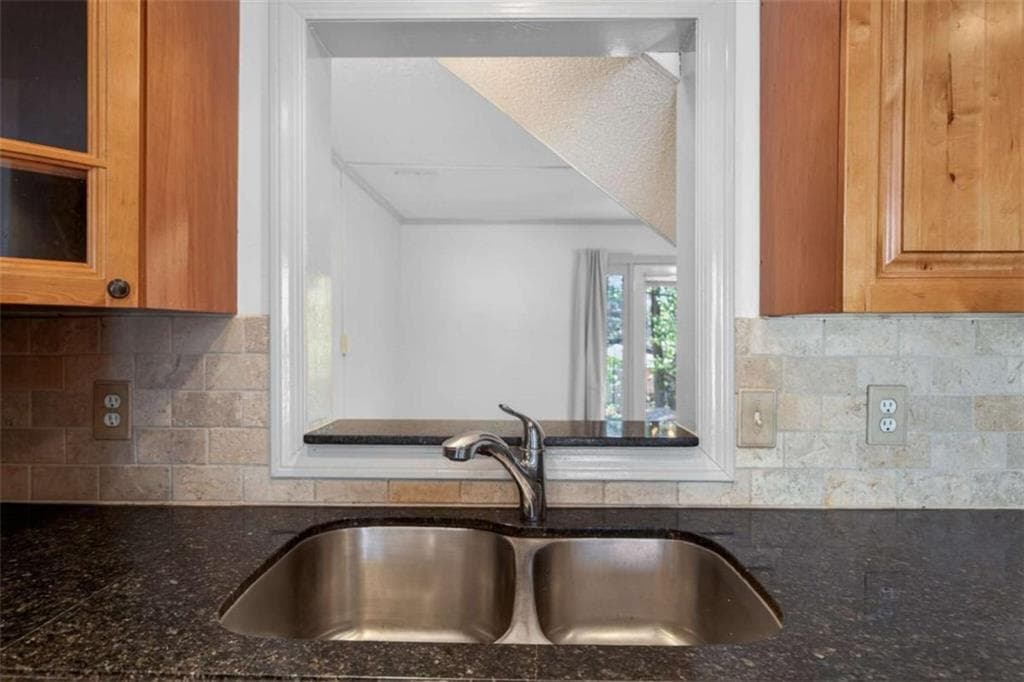 3 bedroom, 4 bathroom, 1,812 sq ft condominium under contract at 1 Fairway Drive, Kennesaw, GA 30144 — photo 6