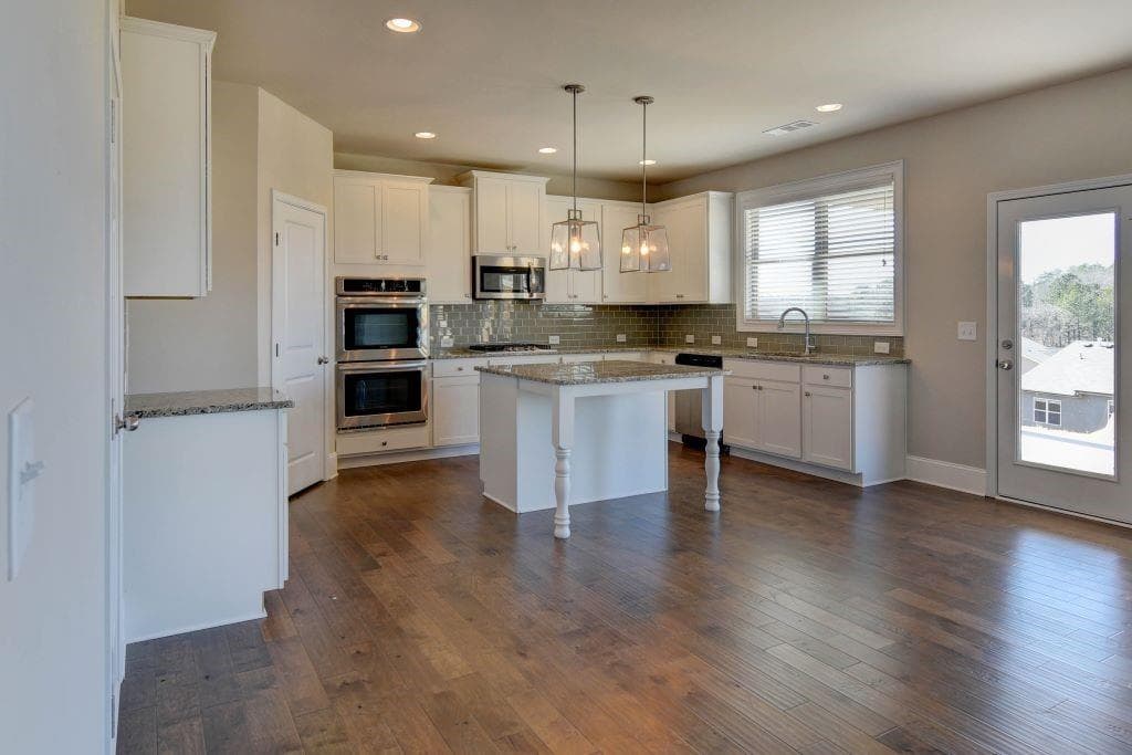 5 bedroom, 3 bathroom, 3,150 sq ft single family residence for sale at 4215 Trinity Oaks Trail, Cumming, GA 30040 — photo 7