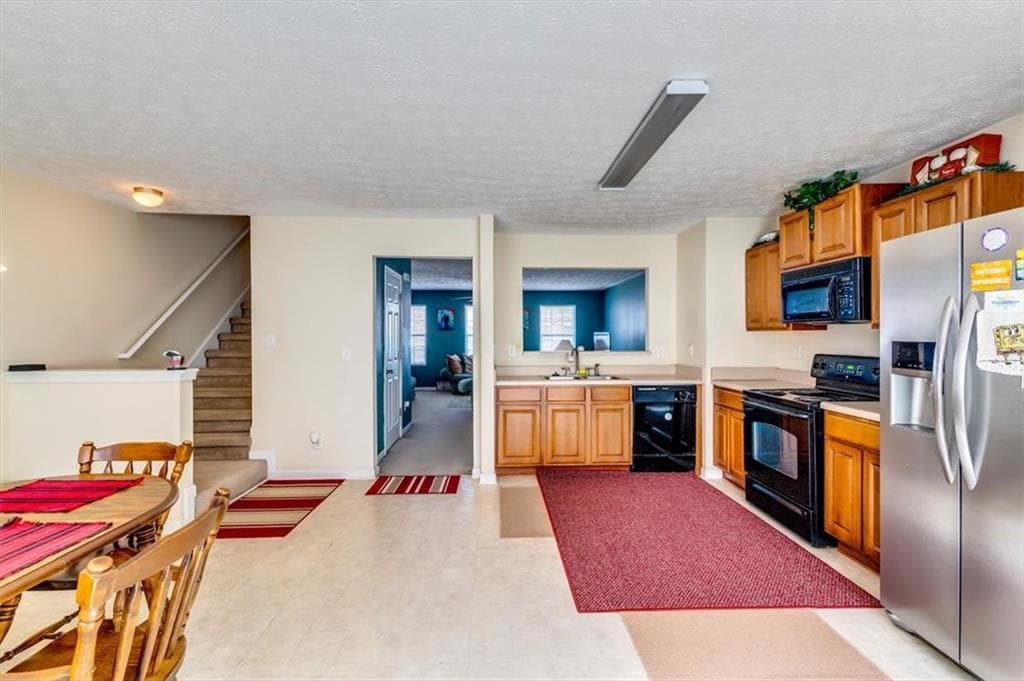 2 bedroom, 3 bathroom, 2,069 sq ft townhouse for sale at 6371 Redan Square, Lithonia, GA 30058 — photo 9
