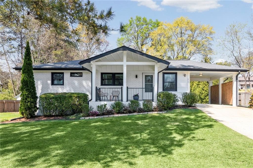 2 bedroom, 2 bathroom, 1,050 sq ft single family residence sold at 1857 Lochlomand Lane, Smyrna, GA 30080