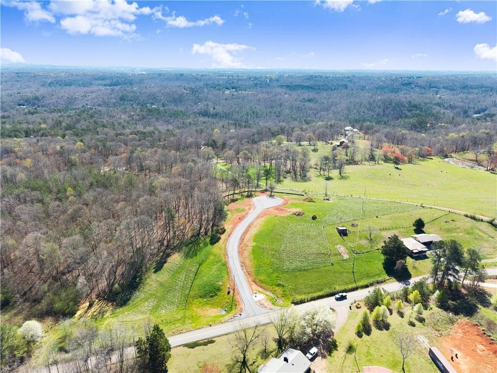 3 bedroom, 2 bathroom, 1,400 sq ft single family residence under contract at 87 White Oak Court, Cleveland, GA 30528 — photo 6