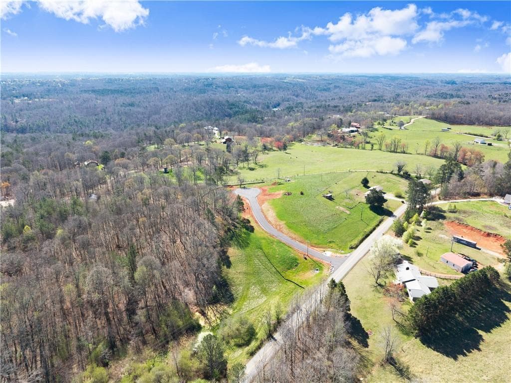 3 bedroom, 2 bathroom, 1,400 sq ft single family residence under contract at 67 White Oak Court, Cleveland, GA 30528 — photo 7