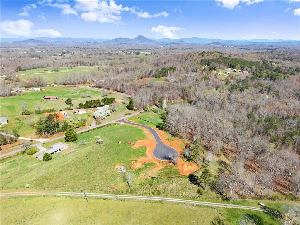 3 bedroom, 2 bathroom, 1,500 sq ft single family residence under contract at 48 White Oak Court, Cleveland, GA 30528 — photo 7