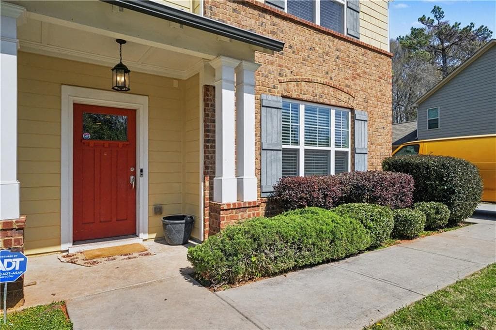 3 bedroom, 3 bathroom, 1,904 sq ft single family residence for sale at 2652 Tilson Road, Decatur, GA 30032 — photo 3
