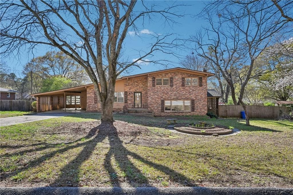 4 bedroom, 2 bathroom, 1,969 sq ft single family residence for sale at 1324 N Hicks Circle, Conyers, GA 30012 — photo 3