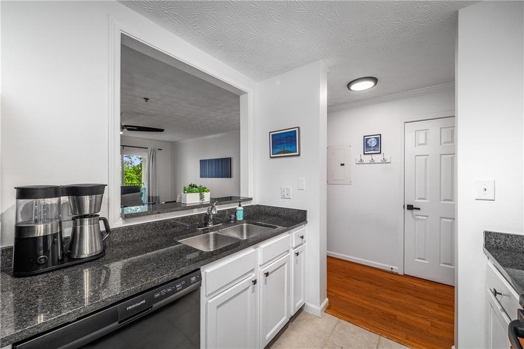 1 bedroom, 1 bathroom, 840 sq ft condominium for sale at 970 Sidney Marcus Boulevard 2211, Atlanta, GA 30324 — photo 9