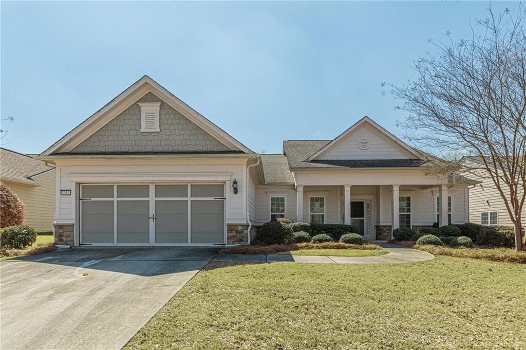 2 bedroom, 2 bathroom, 2,238 sq ft single family residence for sale at 1010 Amicalola Court, Griffin, GA 30223