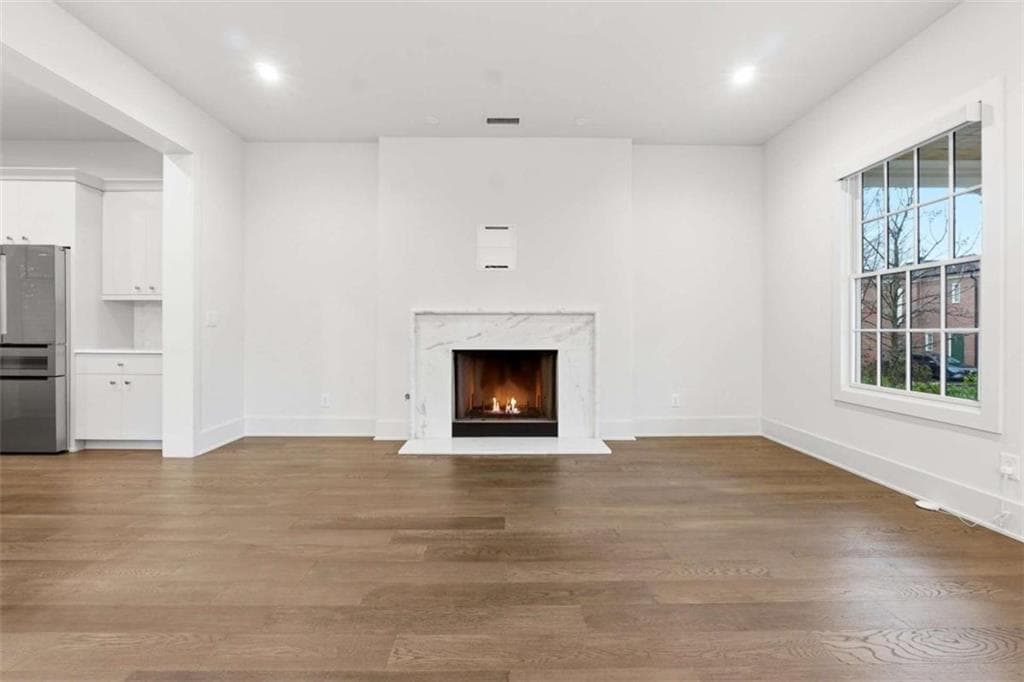 4 bedroom, 5 bathroom, 3,609 sq ft single family residence under contract at 215 3rd Street, Fayetteville, GA 30214 — photo 8