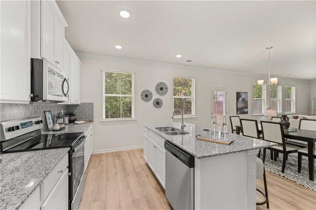 4 bedroom, 3 bathroom, 2,506 sq ft single family residence for sale at 4553 AJO Walk, Atlanta, GA 30331 — photo 8
